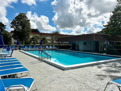Beautiful first-floor unit featuring 1 bedroom and 1.5 bathrooms on Hollybrook Golf and Tennis Club  in Florida - for sale on GolfHomes.com, golf home, golf lot