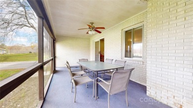 Fantastic all main level living house with screened porch and on Etowah Valley Golf Club in North Carolina - for sale on GolfHomes.com, golf home, golf lot