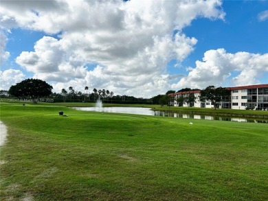 Beautiful first-floor unit featuring 1 bedroom and 1.5 bathrooms on Hollybrook Golf and Tennis Club  in Florida - for sale on GolfHomes.com, golf home, golf lot
