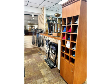 Beautiful first-floor unit featuring 1 bedroom and 1.5 bathrooms on Hollybrook Golf and Tennis Club  in Florida - for sale on GolfHomes.com, golf home, golf lot