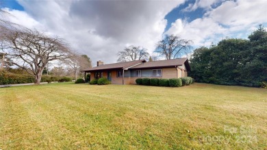 Fantastic all main level living house with screened porch and on Etowah Valley Golf Club in North Carolina - for sale on GolfHomes.com, golf home, golf lot