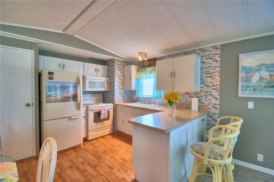 FLORIDA RETIREMENT LIFESTYLE at it's BEST! Located in a 55+ on Southern Dunes Golf and Country Club in Florida - for sale on GolfHomes.com, golf home, golf lot