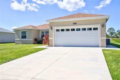 This is a stunning, brand new, never lived in, 3 bedrooms, 2 on Placid Lakes Country Club in Florida - for sale on GolfHomes.com, golf home, golf lot