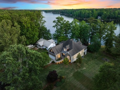 Your Perfect Blend of Elegance!! on River Golf and County Club at Lake Royale in North Carolina - for sale on GolfHomes.com, golf home, golf lot