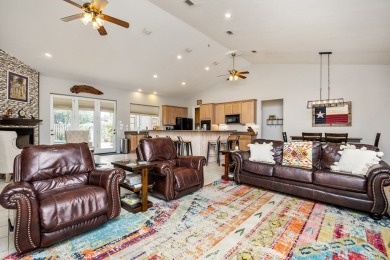 Welcome to easy living in Rockport Country Club. 101 Bay Hills on Rockport Country Club in Texas - for sale on GolfHomes.com, golf home, golf lot