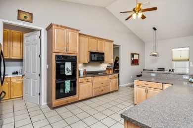 Welcome to easy living in Rockport Country Club. 101 Bay Hills on Rockport Country Club in Texas - for sale on GolfHomes.com, golf home, golf lot