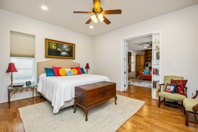 Welcome to easy living in Rockport Country Club. 101 Bay Hills on Rockport Country Club in Texas - for sale on GolfHomes.com, golf home, golf lot