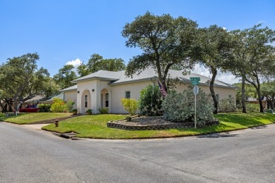 Welcome to easy living in Rockport Country Club. 101 Bay Hills on Rockport Country Club in Texas - for sale on GolfHomes.com, golf home, golf lot