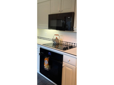 This One Is Special! Beautiful 3 Bed 2 Bath, End Unit in Highly on Heather Ridge Golf Club in Illinois - for sale on GolfHomes.com, golf home, golf lot