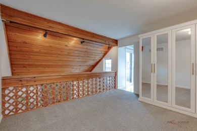 This One Is Special! Beautiful 3 Bed 2 Bath, End Unit in Highly on Heather Ridge Golf Club in Illinois - for sale on GolfHomes.com, golf home, golf lot