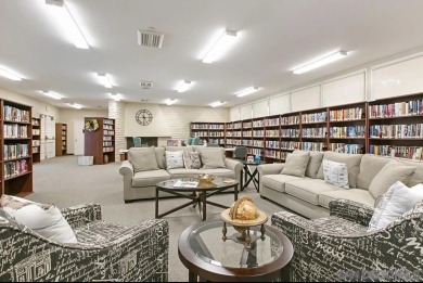 Welcome to this beautifully updated 2 bedroom, 2 bath condo in on Oaks North Golf Course in California - for sale on GolfHomes.com, golf home, golf lot
