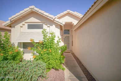 Lovely 2 bed, 2 bath home with a den nestled in the highly on Coyote Lakes Golf Club in Arizona - for sale on GolfHomes.com, golf home, golf lot