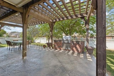 Stunning Home in Forest Ridge! 
Welcome to your dream home! on Forest Ridge Golf Club in Oklahoma - for sale on GolfHomes.com, golf home, golf lot
