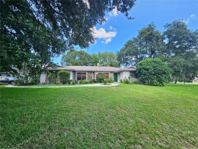 Welcome to your new home in historic Inverness! This charming on Inverness Golf and Country Club in Florida - for sale on GolfHomes.com, golf home, golf lot