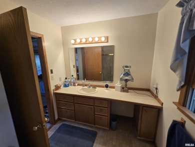 This 3 bedroom, 3 bath home offers a perfect blend of lakefront on Metropolis Country Club in Illinois - for sale on GolfHomes.com, golf home, golf lot