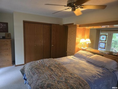 This 3 bedroom, 3 bath home offers a perfect blend of lakefront on Metropolis Country Club in Illinois - for sale on GolfHomes.com, golf home, golf lot