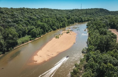 Looking for the ultimate hunting, fishing and boating retreat? on Meramec Lakes Golf Course in Missouri - for sale on GolfHomes.com, golf home, golf lot