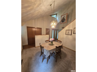 This 3 bedroom, 3 bath home offers a perfect blend of lakefront on Metropolis Country Club in Illinois - for sale on GolfHomes.com, golf home, golf lot