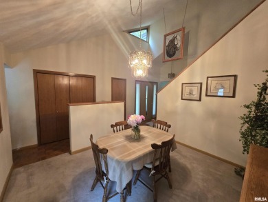 This 3 bedroom, 3 bath home offers a perfect blend of lakefront on Metropolis Country Club in Illinois - for sale on GolfHomes.com, golf home, golf lot