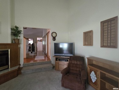 This 3 bedroom, 3 bath home offers a perfect blend of lakefront on Metropolis Country Club in Illinois - for sale on GolfHomes.com, golf home, golf lot