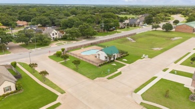 Spacious Multigenerational Custom Home on Quiet Cul-de-Sac on Cleburne Golf Links in Texas - for sale on GolfHomes.com, golf home, golf lot