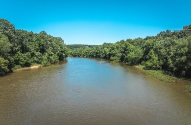 Looking for the ultimate hunting, fishing and boating retreat? on Meramec Lakes Golf Course in Missouri - for sale on GolfHomes.com, golf home, golf lot