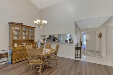 Updated 2-bed, 2-bath villa in Kingsmere at The Meadows with on The Meadows Golf and Country Club in Florida - for sale on GolfHomes.com, golf home, golf lot