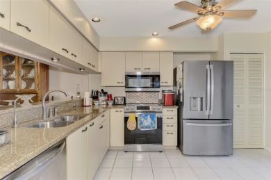 Updated 2-bed, 2-bath villa in Kingsmere at The Meadows with on The Meadows Golf and Country Club in Florida - for sale on GolfHomes.com, golf home, golf lot