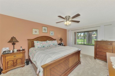 Updated 2-bed, 2-bath villa in Kingsmere at The Meadows with on The Meadows Golf and Country Club in Florida - for sale on GolfHomes.com, golf home, golf lot
