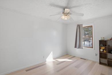 WELCOME HOME to this split level home that is ready for a new on Savannah Oaks Golf Club of Candlewick Lake in Illinois - for sale on GolfHomes.com, golf home, golf lot