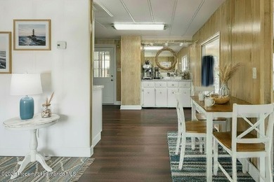 Move-in ready | Beautifully updated 2-bedroom, 2-bathroom home + on Brookridge Country Club in Florida - for sale on GolfHomes.com, golf home, golf lot