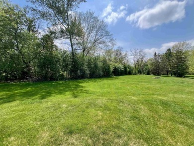 MOTIVATED SELLERS! Bordering South Hills Golf Course, this on South Hills Golf and Country Club in Wisconsin - for sale on GolfHomes.com, golf home, golf lot