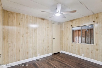 Move-in ready | Beautifully updated 2-bedroom, 2-bathroom home + on Brookridge Country Club in Florida - for sale on GolfHomes.com, golf home, golf lot