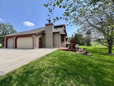 MOTIVATED SELLERS! Bordering South Hills Golf Course, this on South Hills Golf and Country Club in Wisconsin - for sale on GolfHomes.com, golf home, golf lot
