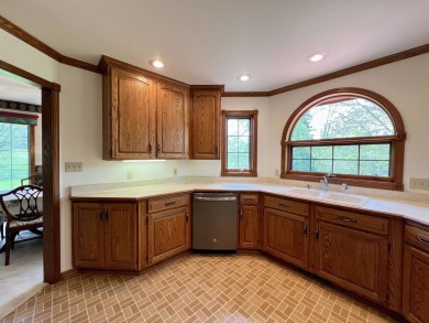 MOTIVATED SELLERS! Bordering South Hills Golf Course, this on South Hills Golf and Country Club in Wisconsin - for sale on GolfHomes.com, golf home, golf lot