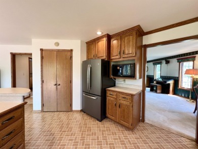 MOTIVATED SELLERS! Bordering South Hills Golf Course, this on South Hills Golf and Country Club in Wisconsin - for sale on GolfHomes.com, golf home, golf lot