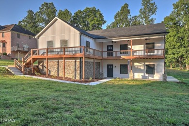 Welcome to a golfer's paradise where everyday living meets on The Crossings Golf Club in Tennessee - for sale on GolfHomes.com, golf home, golf lot