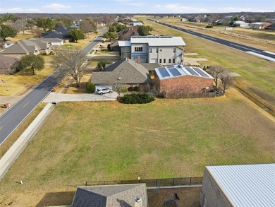 Unmatched aviation living opportunity in Pecan Plantation.
 on Pecan Plantation Country Club in Texas - for sale on GolfHomes.com, golf home, golf lot