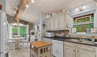 Cozy and comfy cottage located in Central Bella Vista near on Bella Vista Country Club - Berksdale in Arkansas - for sale on GolfHomes.com, golf home, golf lot