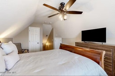 Looking for a beautifully remodeled home in the heart of on Meadowlands Golf Club in North Carolina - for sale on GolfHomes.com, golf home, golf lot