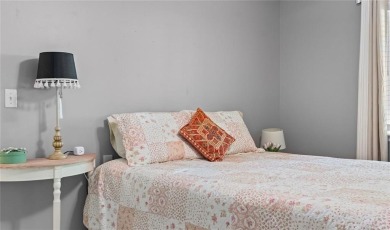Cozy and comfy cottage located in Central Bella Vista near on Bella Vista Country Club - Berksdale in Arkansas - for sale on GolfHomes.com, golf home, golf lot