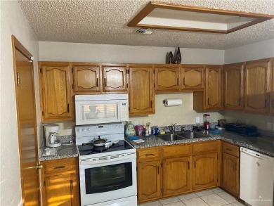 Come see this very well-maintained and clean house.  The on Howling Trails Golf  in Texas - for sale on GolfHomes.com, golf home, golf lot