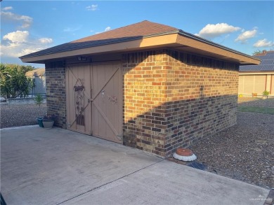 Come see this very well-maintained and clean house.  The on Howling Trails Golf  in Texas - for sale on GolfHomes.com, golf home, golf lot