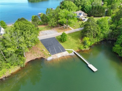 Spacious building lot close to Lake Hartwell and community on The Trail At Chickasaw Pointe in South Carolina - for sale on GolfHomes.com, golf home, golf lot