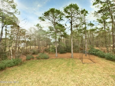 This expansive two-story home boasts over 2,900 sq. ft. of on Harbour Point Golf Club in North Carolina - for sale on GolfHomes.com, golf home, golf lot