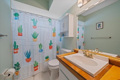 Lake Sarasota POOL Home!!
Welcome to this three-bedroom on Bent Tree Country Club in Florida - for sale on GolfHomes.com, golf home, golf lot