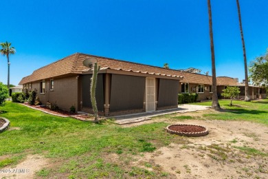A gorgeous remodeled 3 bed, 2 bath townhouse on a golf course in on Sun City Country Club in Arizona - for sale on GolfHomes.com, golf home, golf lot