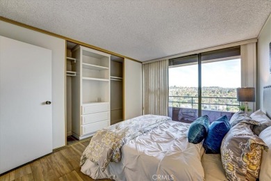 This condo is located in the popular SENIOR community of Laguna on Leisure Village Par 3 Golf Course in California - for sale on GolfHomes.com, golf home, golf lot