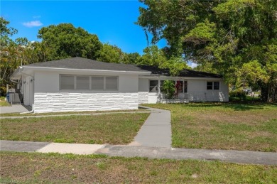Welcome to this beautifully renovated 3-bedroom, 2-bathroom pool on El Rio Golf Course and Club in Florida - for sale on GolfHomes.com, golf home, golf lot
