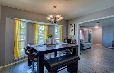 Welcome to this spacious 3 bedroom, 3 full bath home in the on Foxwood Golf Club in Arkansas - for sale on GolfHomes.com, golf home, golf lot